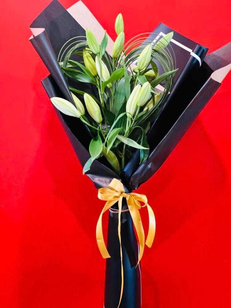 Elegant Lily Bouquet